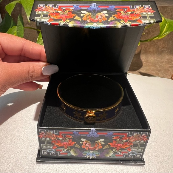 Johnny Was Garden Hinged Bracelet - Picture 5 of 11